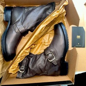 Frye Veronica Short. Size 6.5. Never worn.